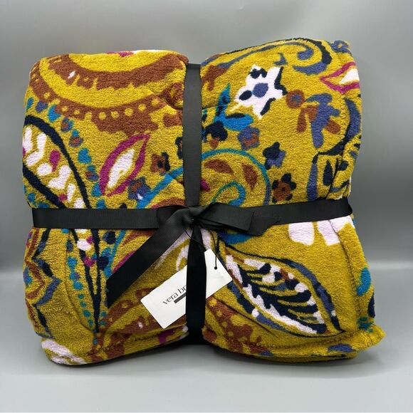 Vera Bradley Plush Fleece Throw Blanket 80x50 Buta Spray - Picture 1 of 3
